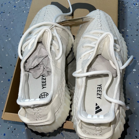 Yeezy boost 350 V2 - Picture 3 of 4